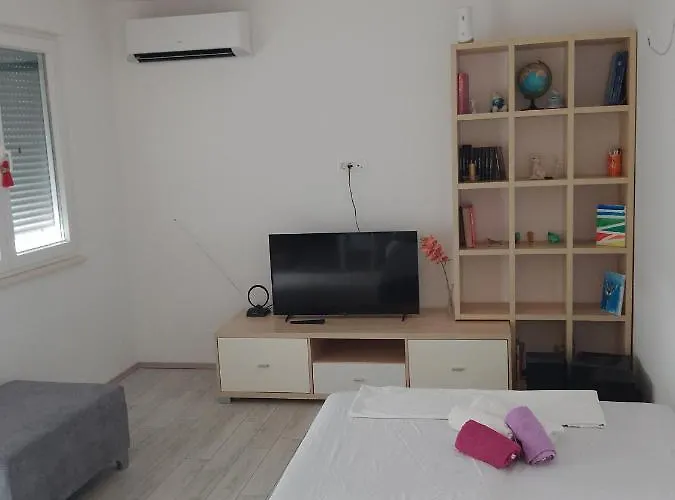 Lucija Апартаменти *